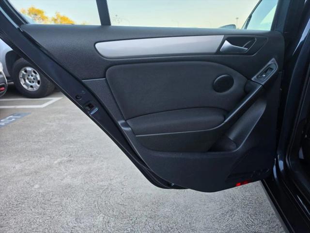 2013 Volkswagen Golf 2.5L 4-Door