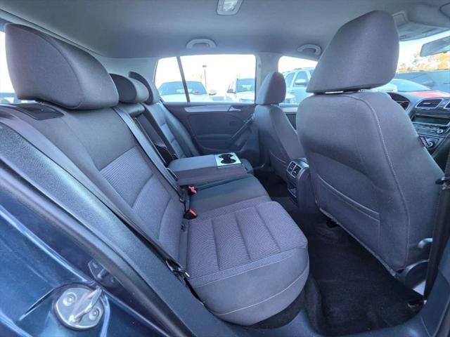 2013 Volkswagen Golf 2.5L 4-Door