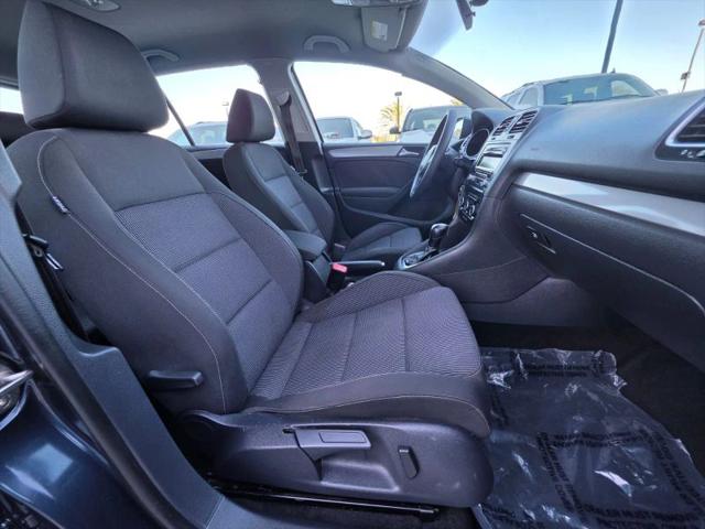 2013 Volkswagen Golf 2.5L 4-Door