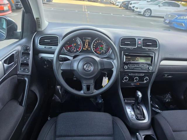 2013 Volkswagen Golf 2.5L 4-Door