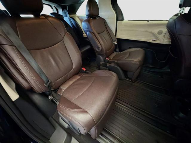 2022 Toyota Sienna Platinum