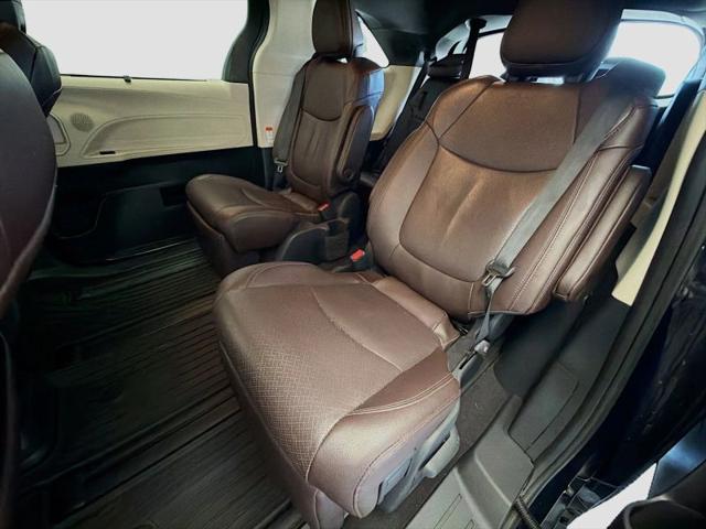 2022 Toyota Sienna Platinum