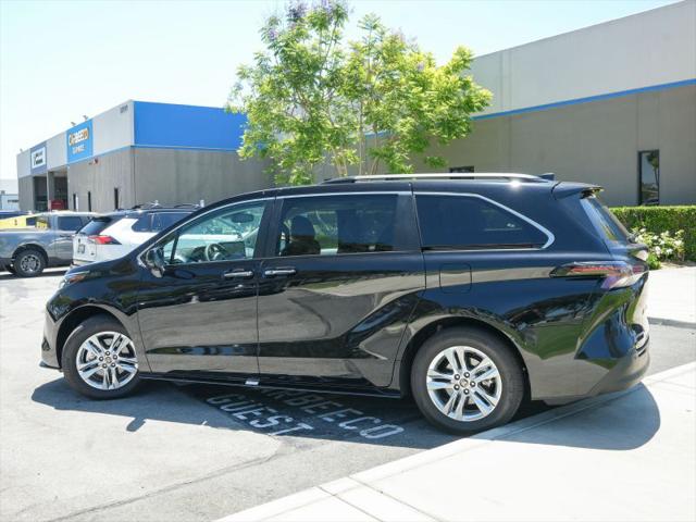 2025 Toyota Sienna XLE