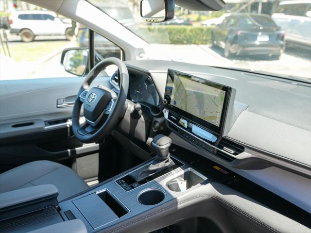 2025 Toyota Sienna XLE