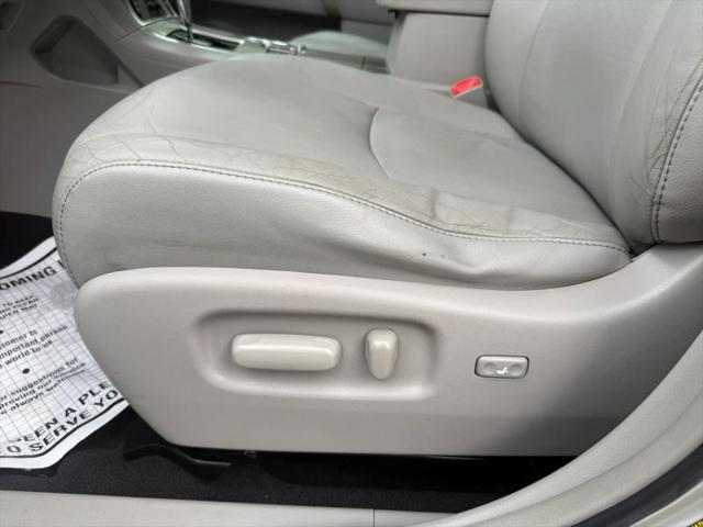 2011 Toyota Highlander SE V6