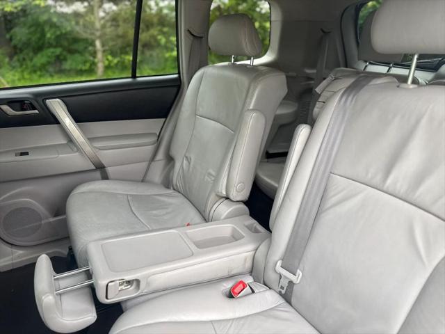 2011 Toyota Highlander SE V6