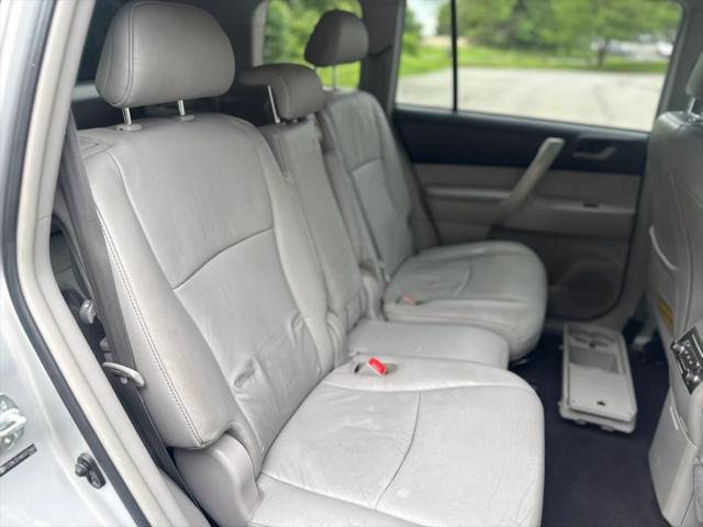 2011 Toyota Highlander SE V6