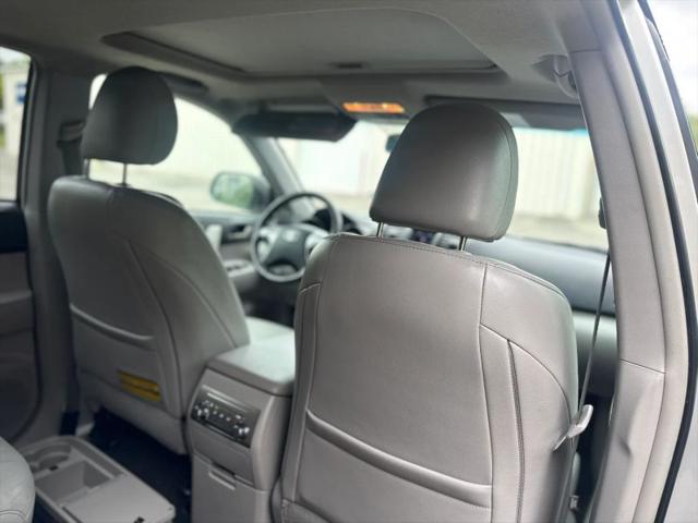 2011 Toyota Highlander SE V6