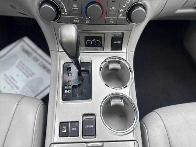 2011 Toyota Highlander SE V6