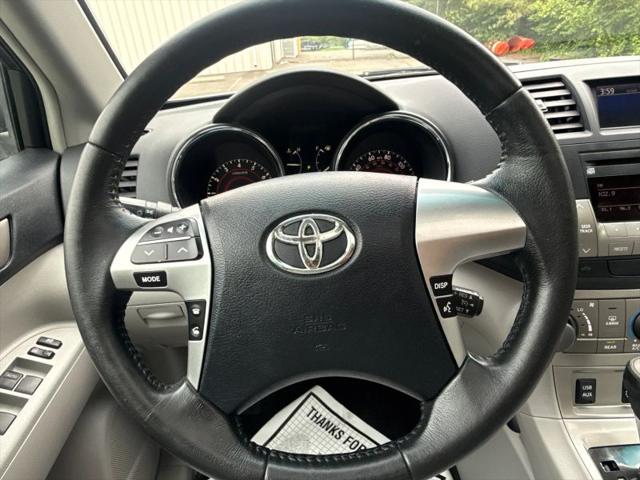 2011 Toyota Highlander SE V6