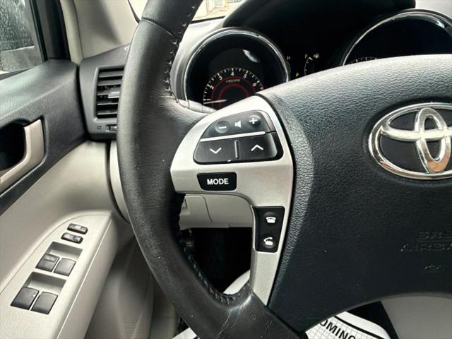2011 Toyota Highlander SE V6