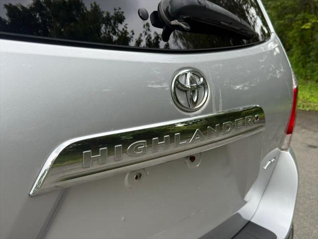 2011 Toyota Highlander SE V6