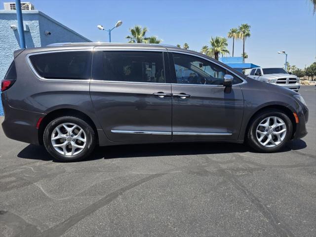 2020 Chrysler Pacifica Limited for sale in Glendale, AZ