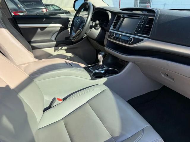 2019 Toyota Highlander XLE for sale in Claremore, OK