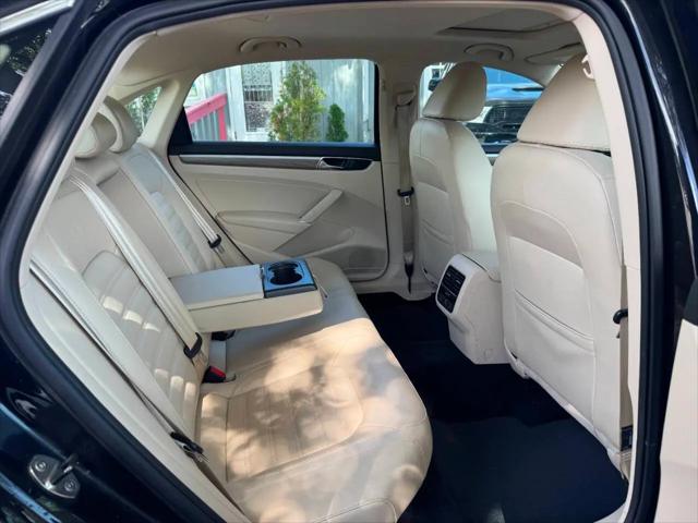 2017 Volkswagen Passat 1.8T SEL Premium
