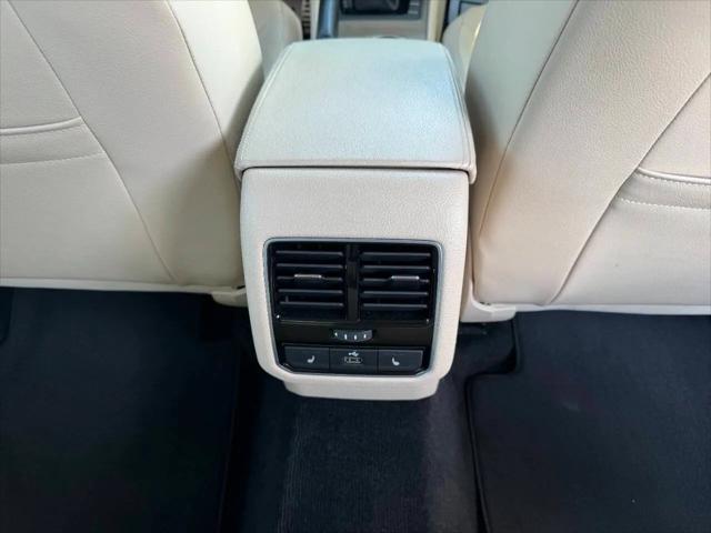 2017 Volkswagen Passat 1.8T SEL Premium