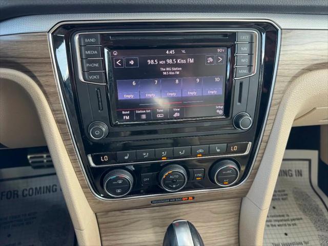 2017 Volkswagen Passat 1.8T SEL Premium
