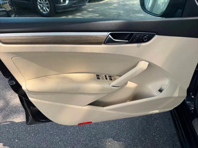 2017 Volkswagen Passat 1.8T SEL Premium