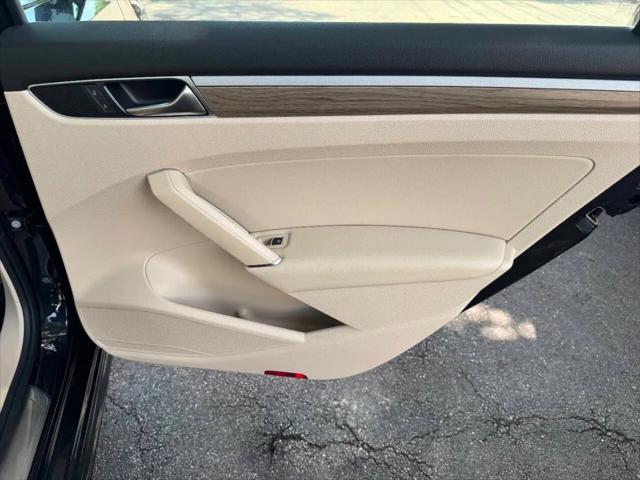 2017 Volkswagen Passat 1.8T SEL Premium