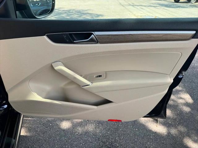 2017 Volkswagen Passat 1.8T SEL Premium
