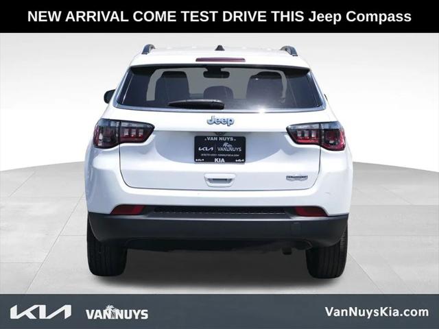 2022 Jeep Compass Latitude FWD