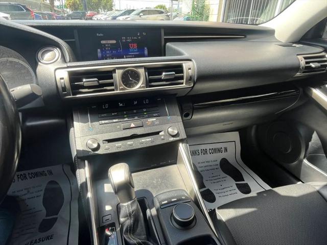 2016 Lexus IS 200t 200t