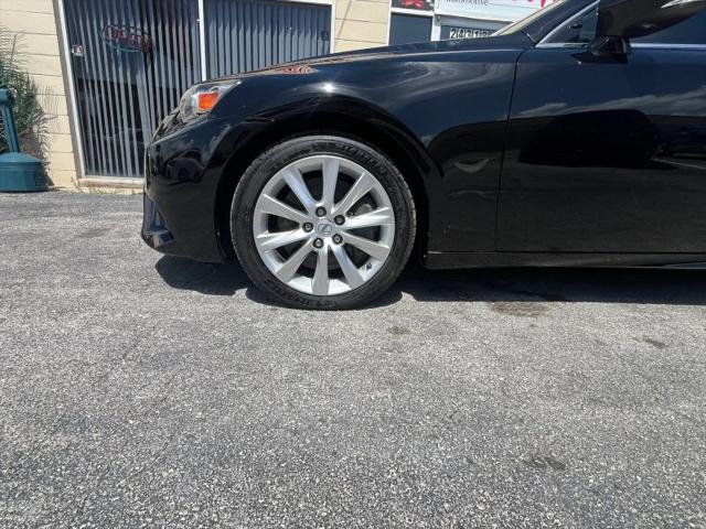 2016 Lexus IS 200t 200t
