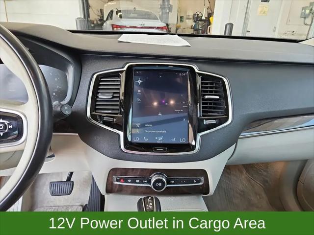 2016 Volvo XC90 T6 Momentum