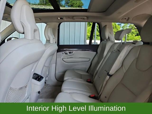 2016 Volvo XC90 T6 Momentum
