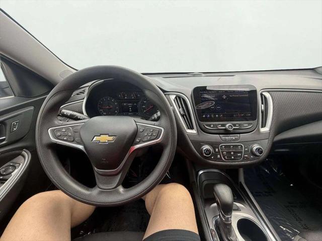 2022 Chevrolet Malibu FWD LT