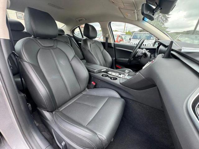 2025 Genesis G70 2.5T RWD