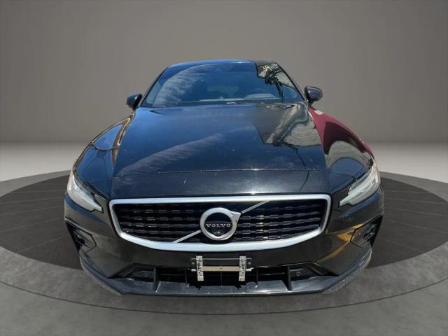 2019 Volvo S60 T6 R-Design