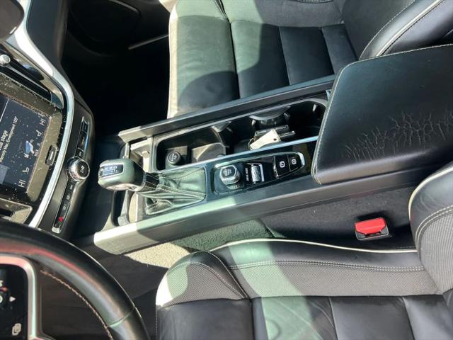 2019 Volvo S60 T6 R-Design