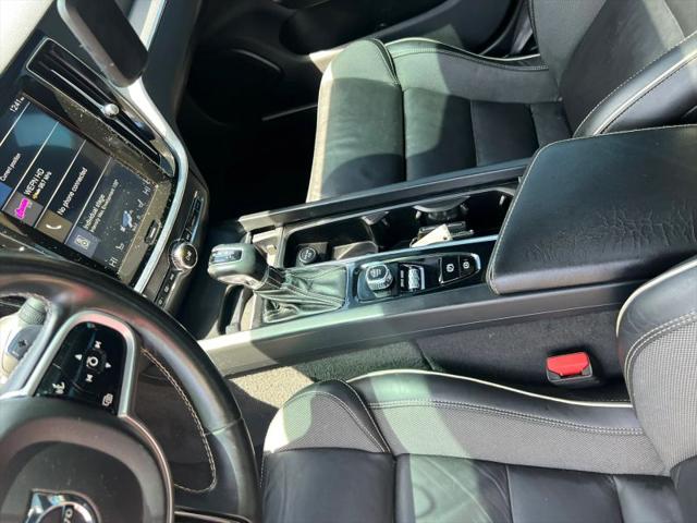 2019 Volvo S60 T6 R-Design