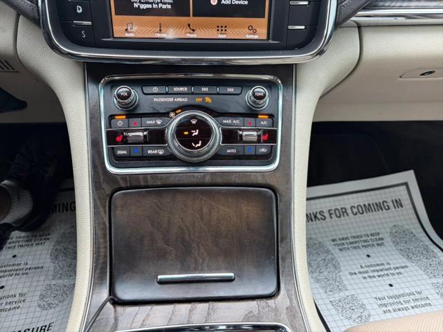 2017 Lincoln Continental Select