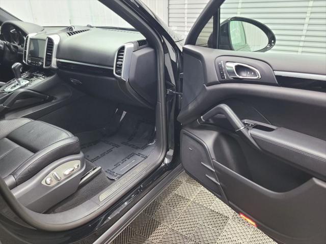 2017 Porsche Cayenne Base