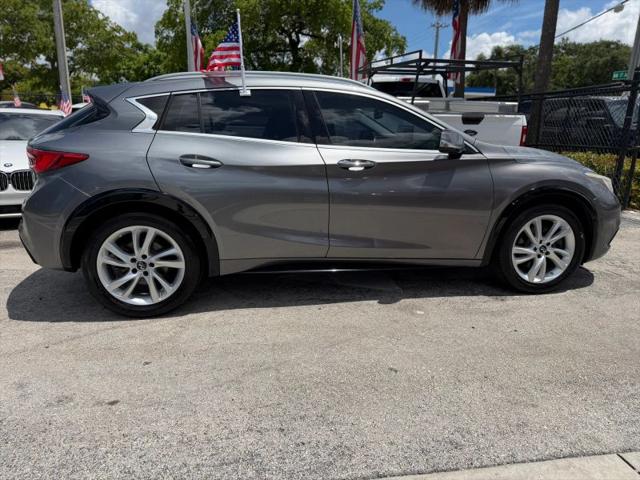 2019 INFINITI QX30 LUXE