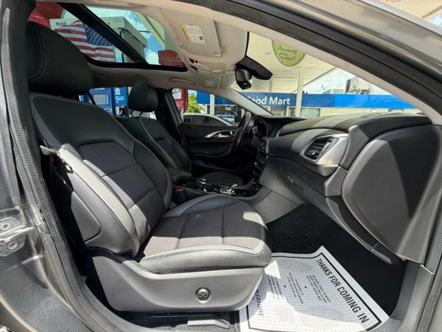 2019 INFINITI QX30 LUXE