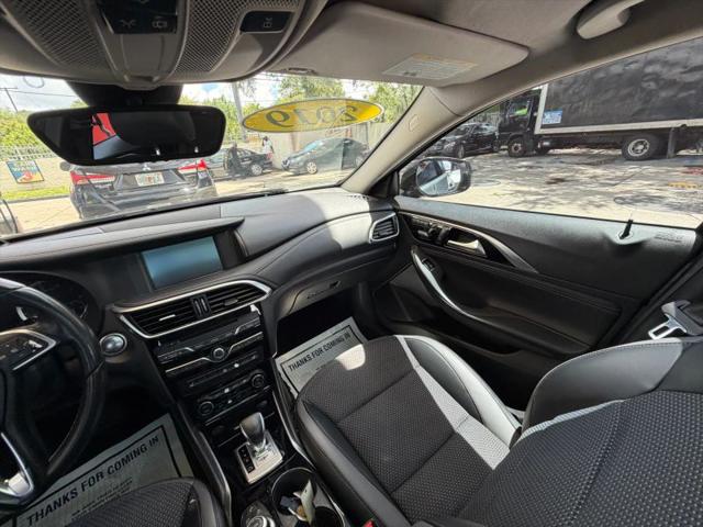 2019 INFINITI QX30 LUXE