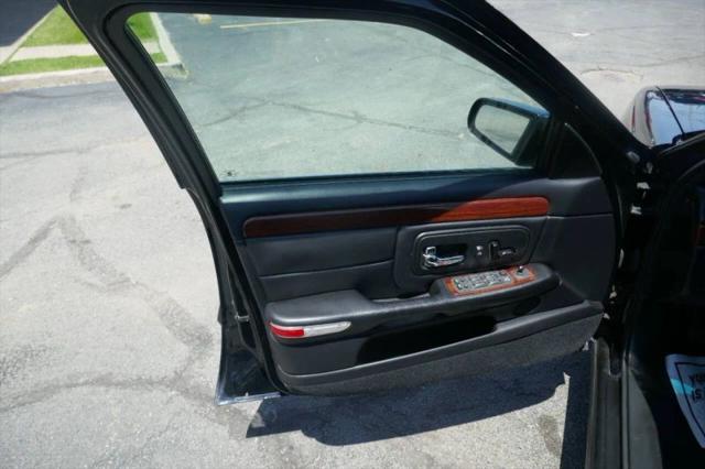 1999 Cadillac DeVille Standard