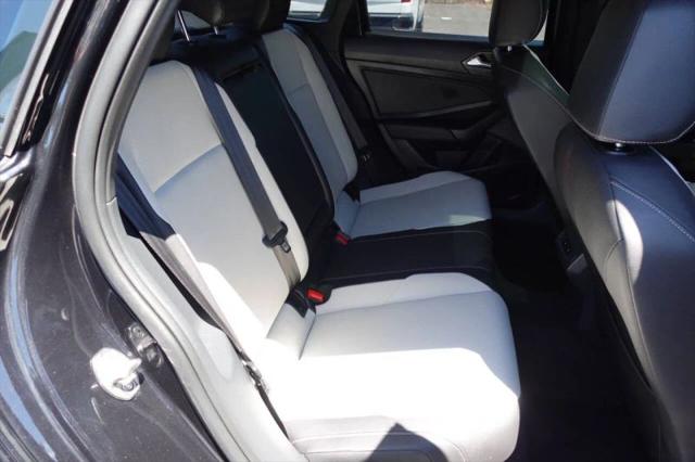 2021 Volkswagen Jetta 1.4T R-Line