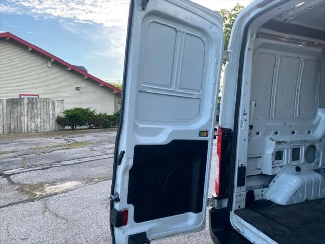 2019 Ford Transit Medium Roof w/Sliding Side Door w/RWB