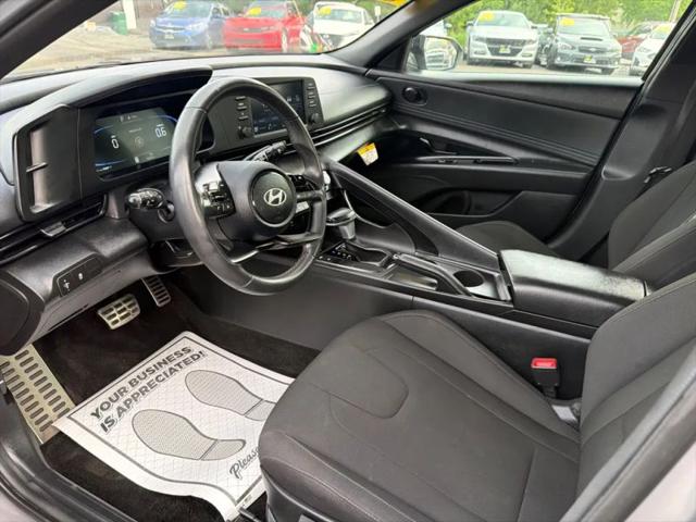 2025 Hyundai Elantra SEL Sport