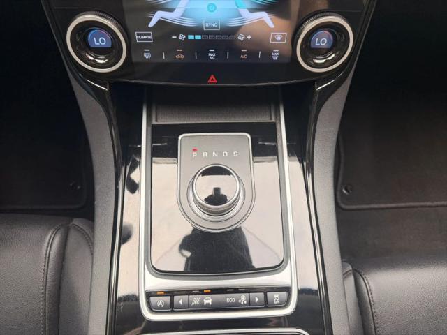 2017 Jaguar XE 25t