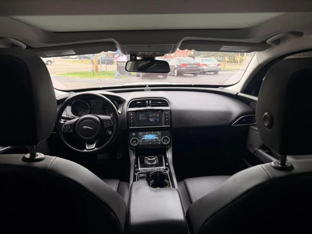 2017 Jaguar XE 25t