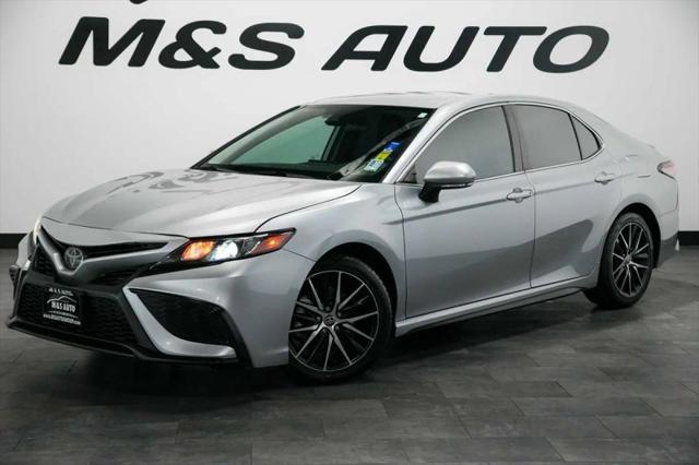2022 Toyota Camry SE