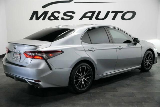 2022 Toyota Camry SE