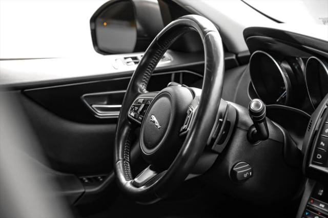 2018 Jaguar F-PACE 25t Premium