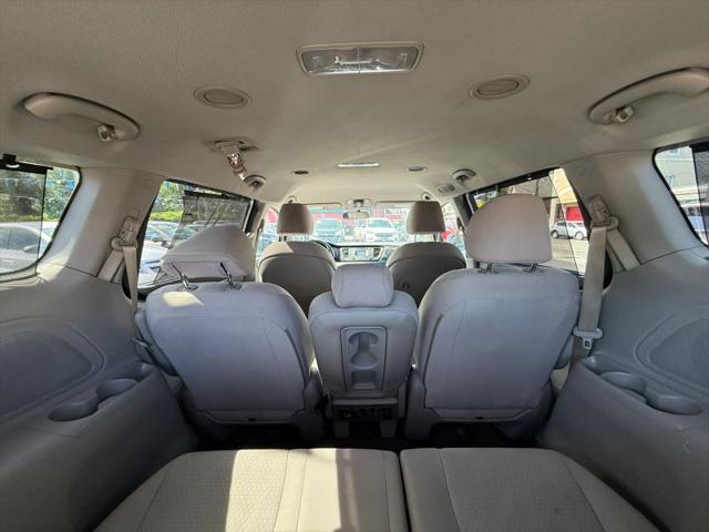 2016 Kia Sedona LX