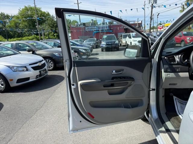 2016 Kia Sedona LX